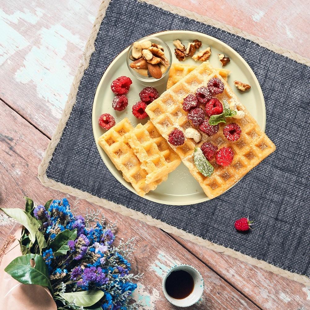 Rectangular kitchen mat made of polyester fiber with elegant edging
