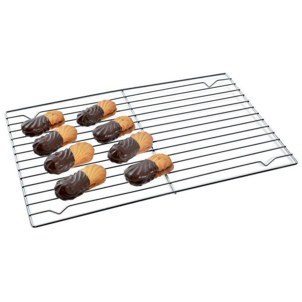 Rectangular mat for cooling hot pastries and buns
