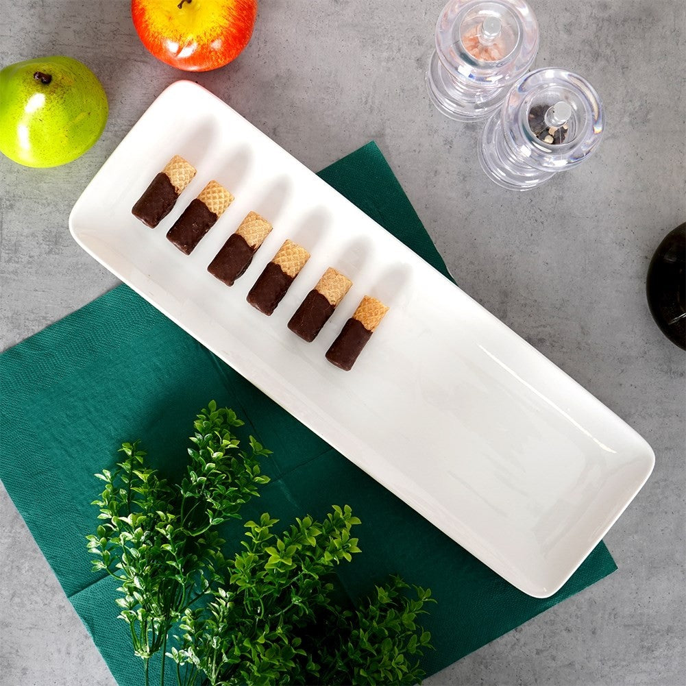 Rectangular porcelain dish for food and desserts