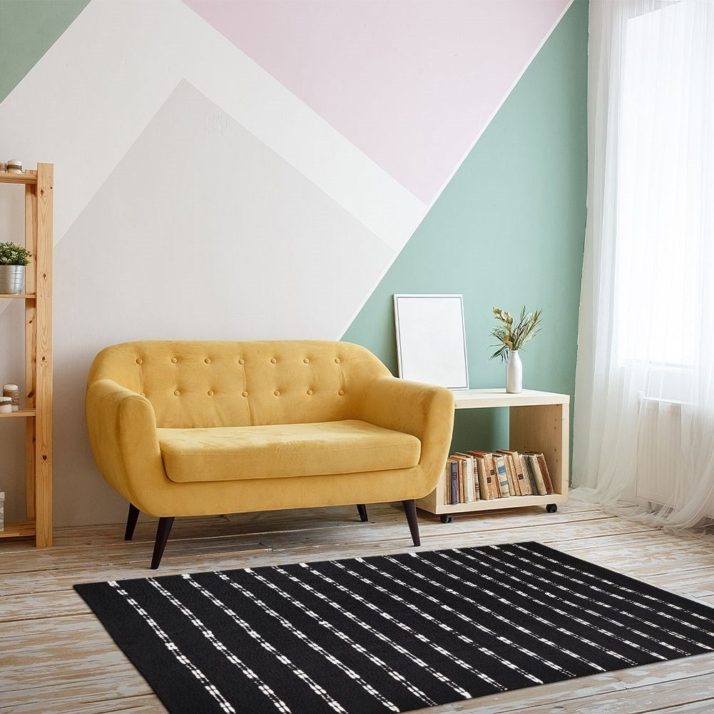 Rectangular rug made of recycled cotton for any room