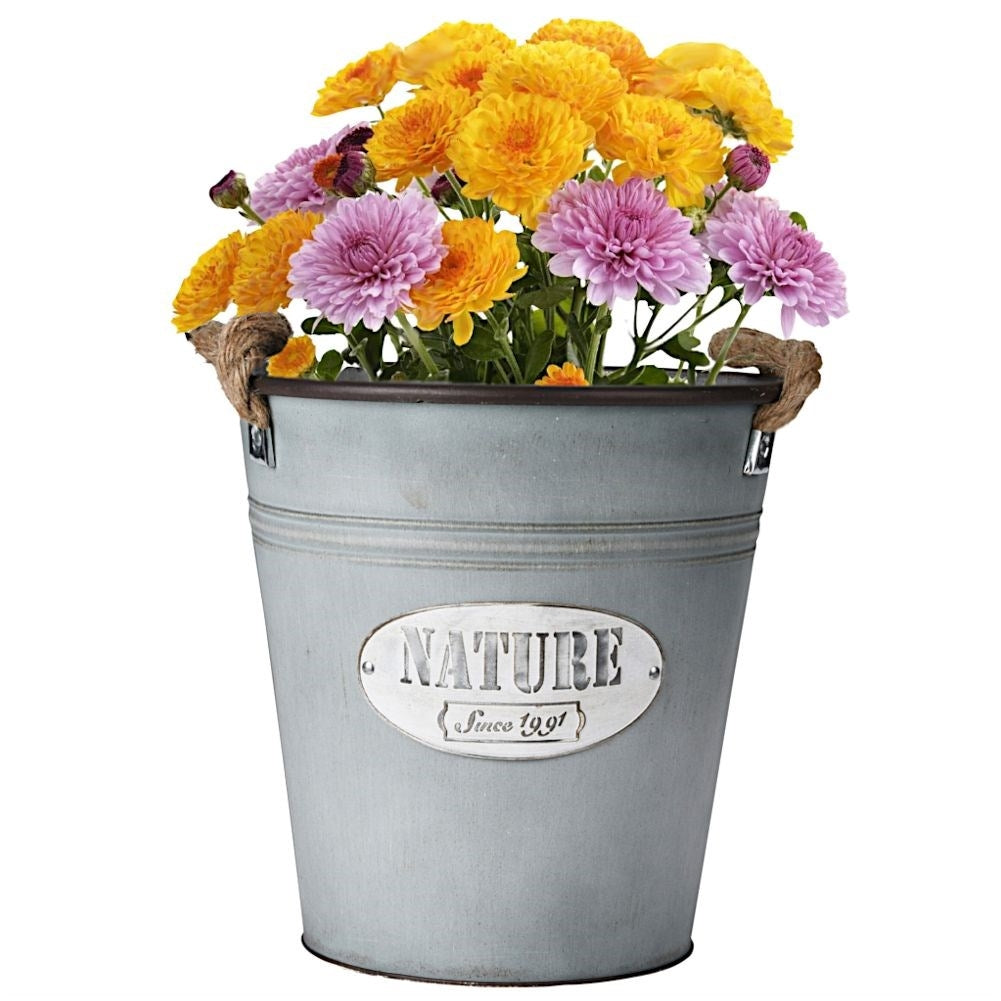 Retro metal pot with jute rope handle for indoor/outdoor use