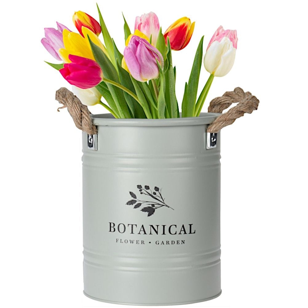 Retro metal pot with rope handle for indoor/outdoor use