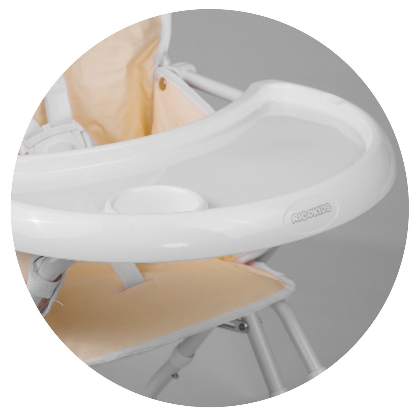 Ricokids FANDO cream highchair with table + free basket
