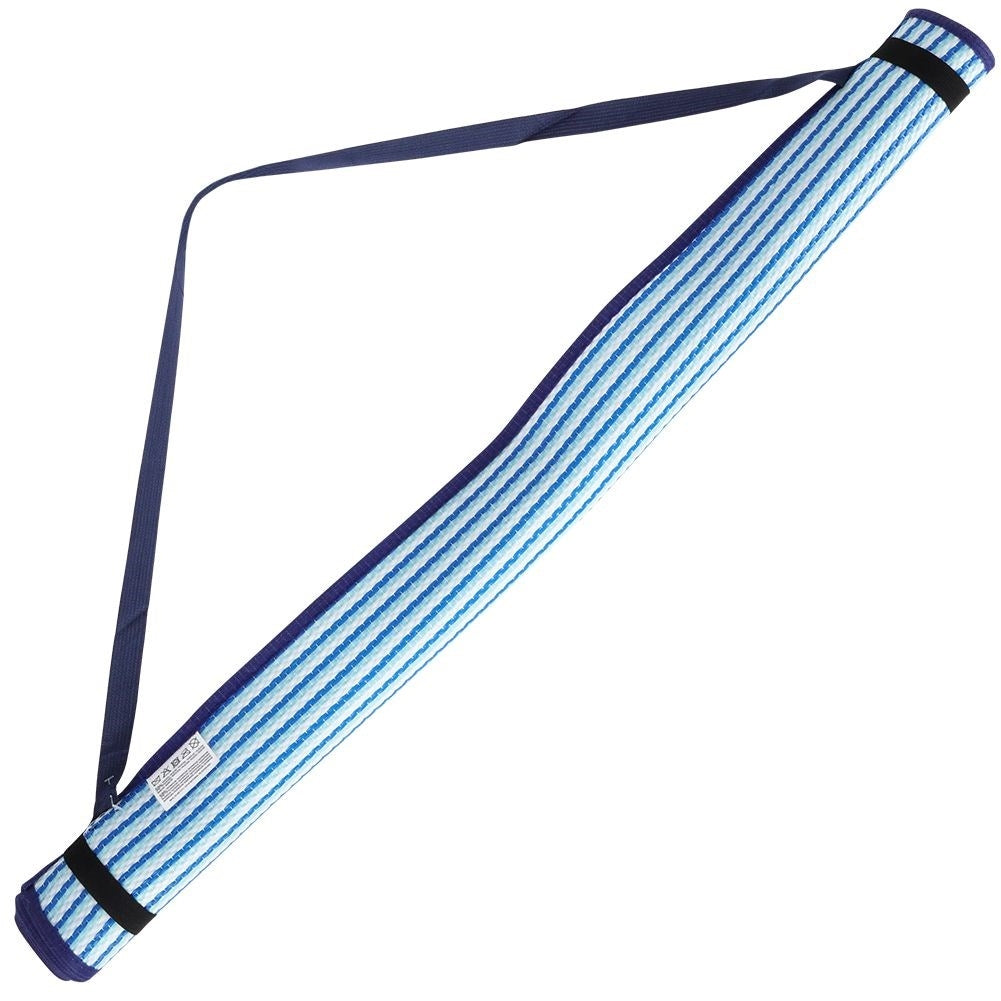 Rollable lightweight beach mat with comfortable handle