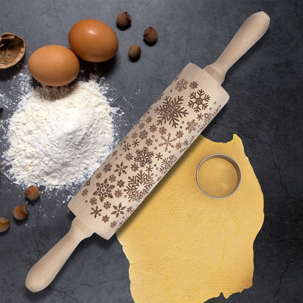 Rotating rolling pin with snowflakes in natural beech wood