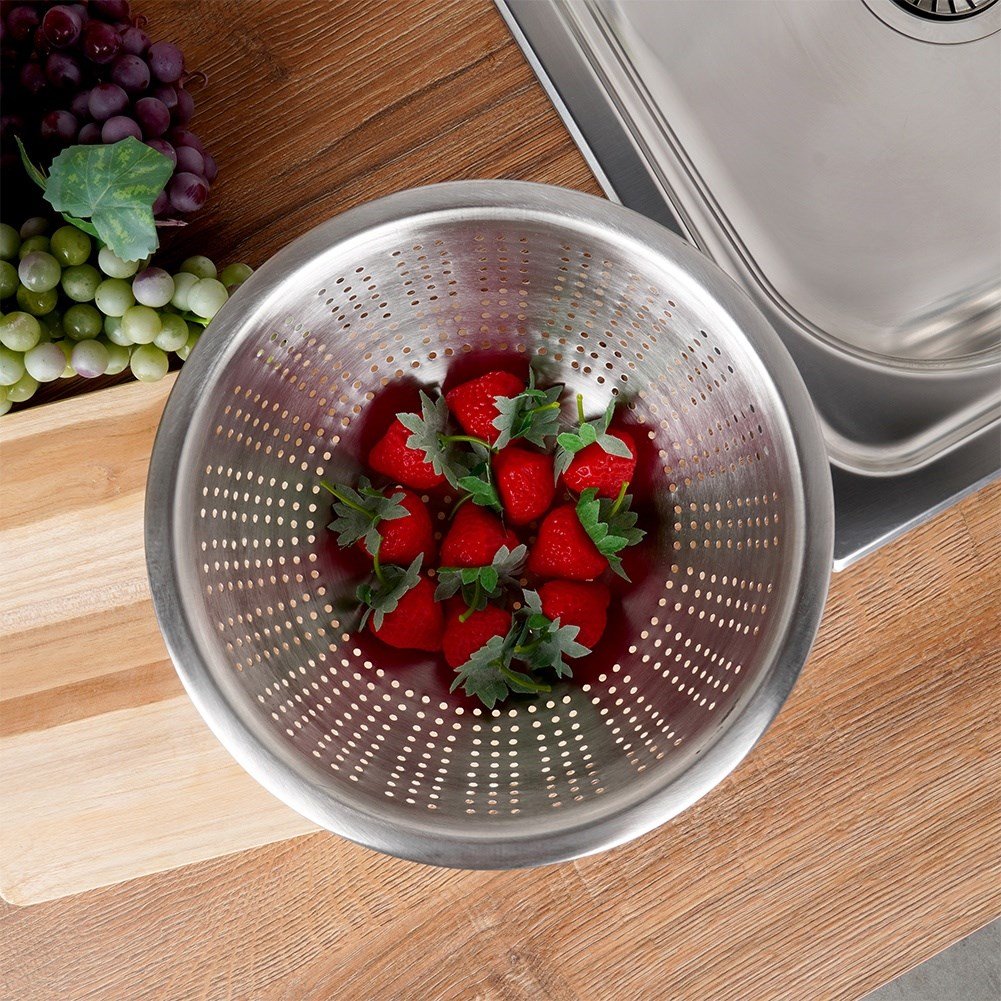 Round Colander in Stainless Steel for Rinsing and Straining