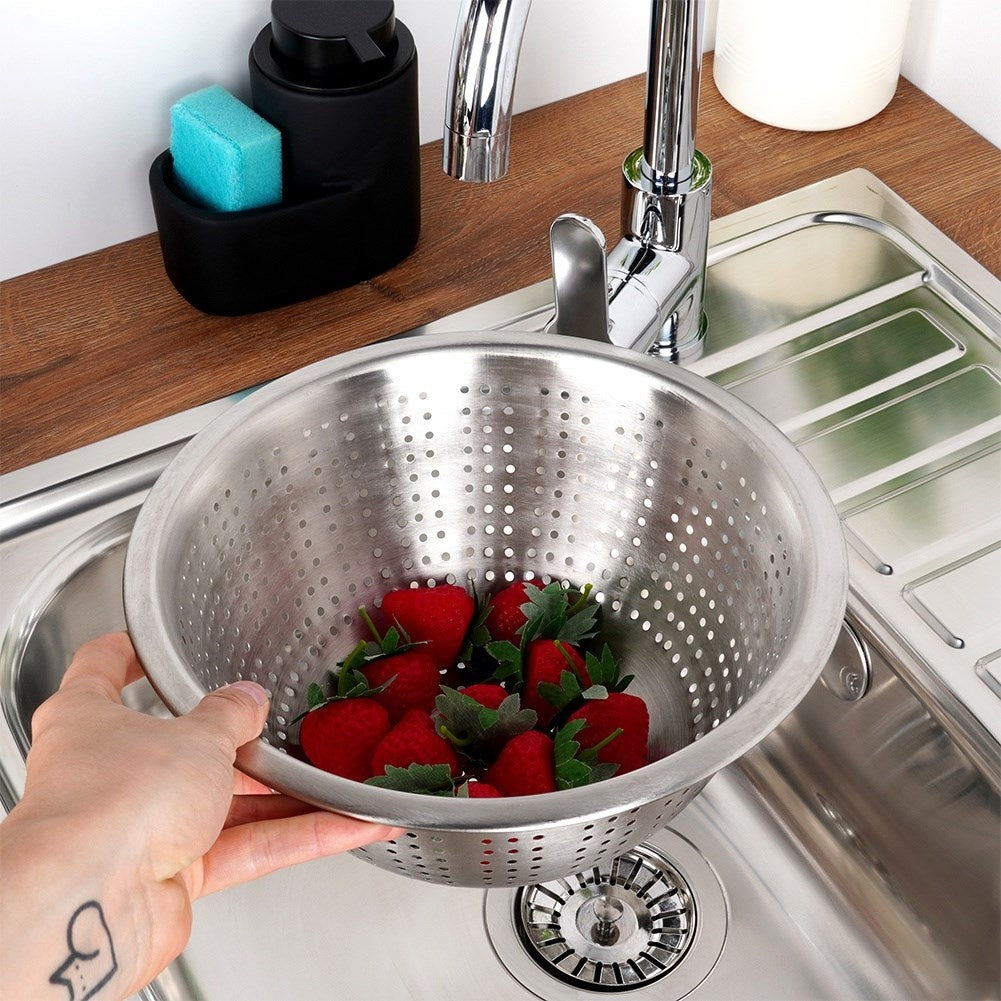 Round Colander in Stainless Steel for Rinsing and Straining