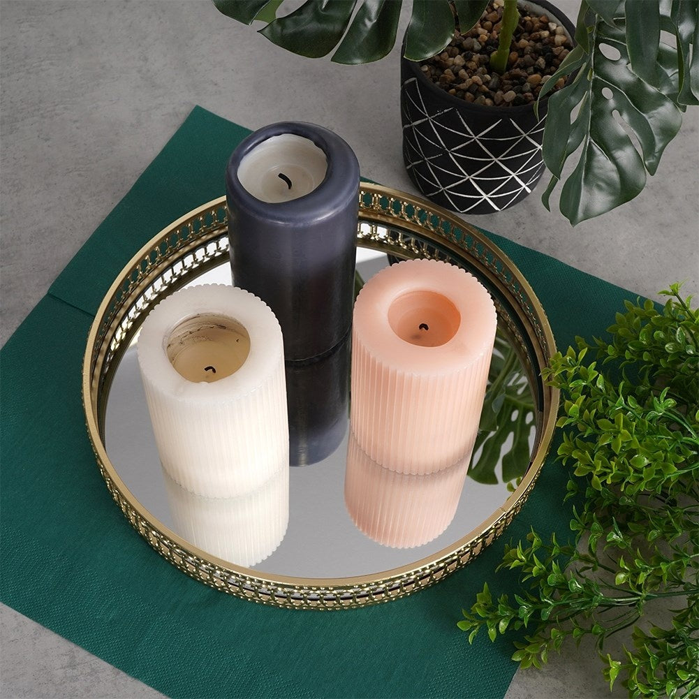 Round Mirror Tray in Gold for Elegant Interiors