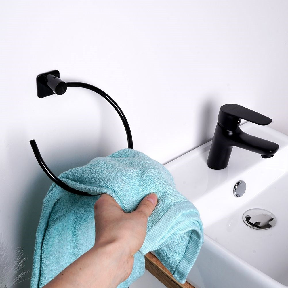 Round Towel Hanger in Black Carbon Steel for Bathroom