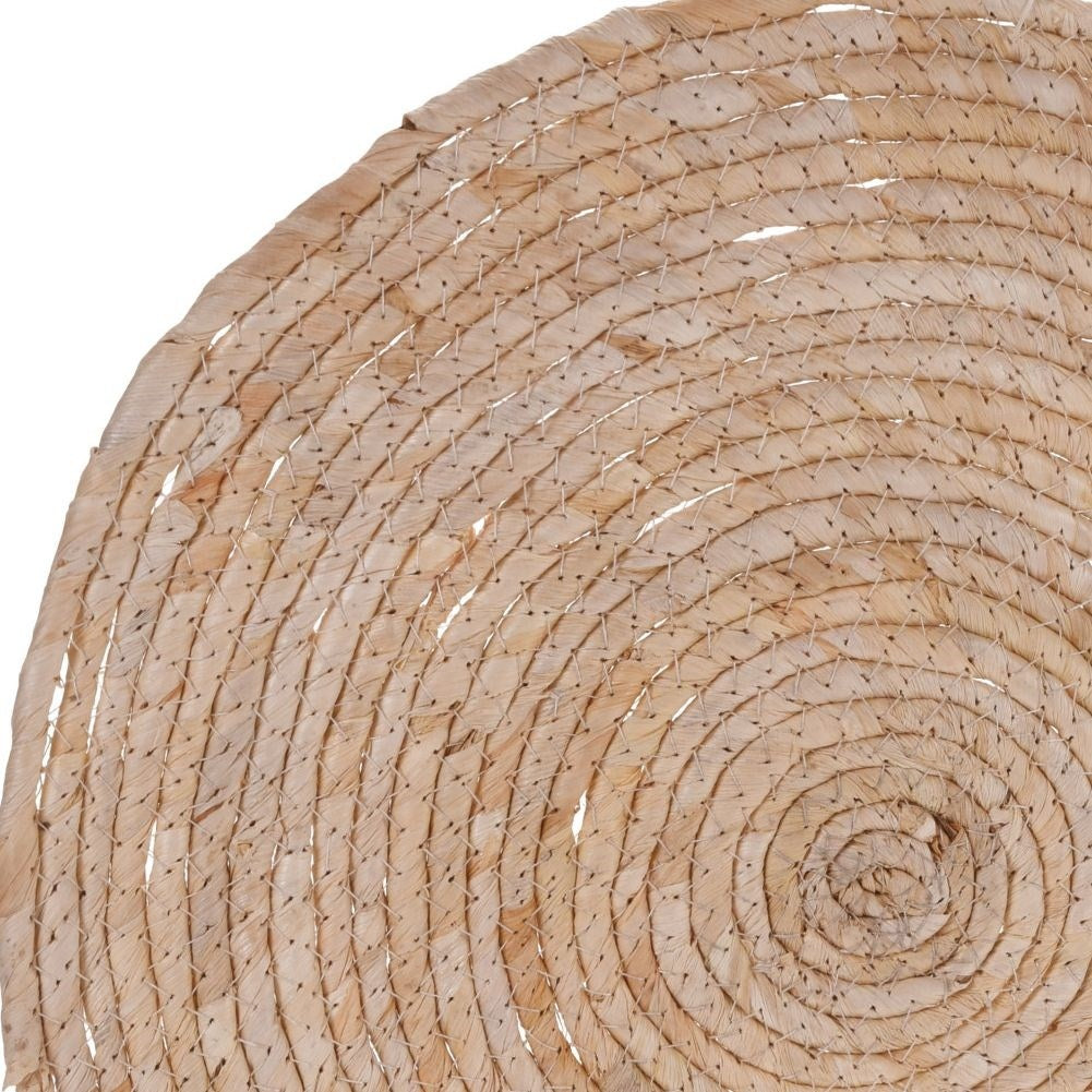 Round kitchen mat in corn leaves for crockery and cutlery