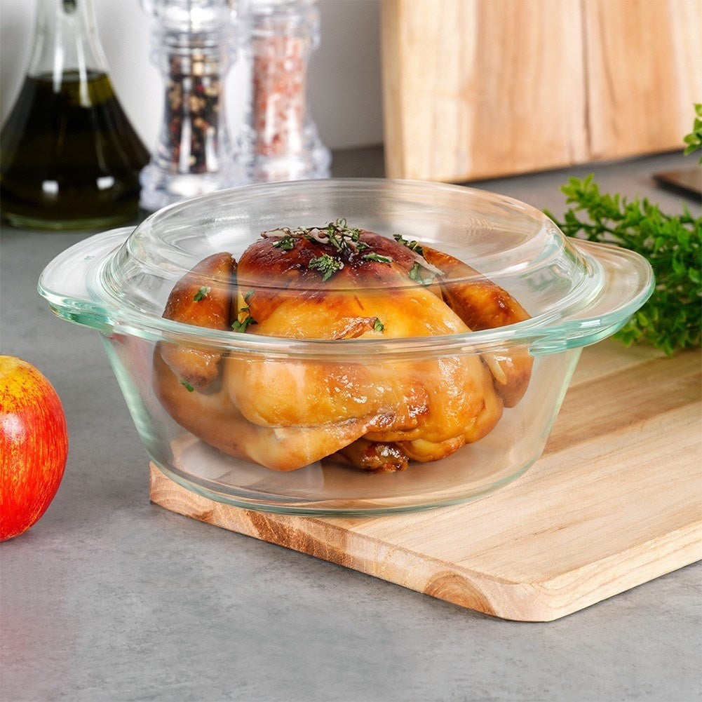 Round ovenproof baking dish with lid in borosilicate glass