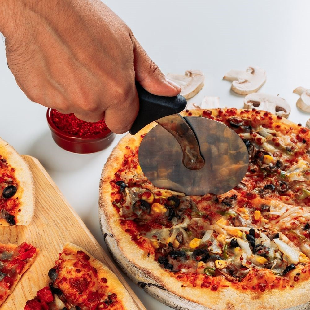 Round pizza cutter with stainless steel blade