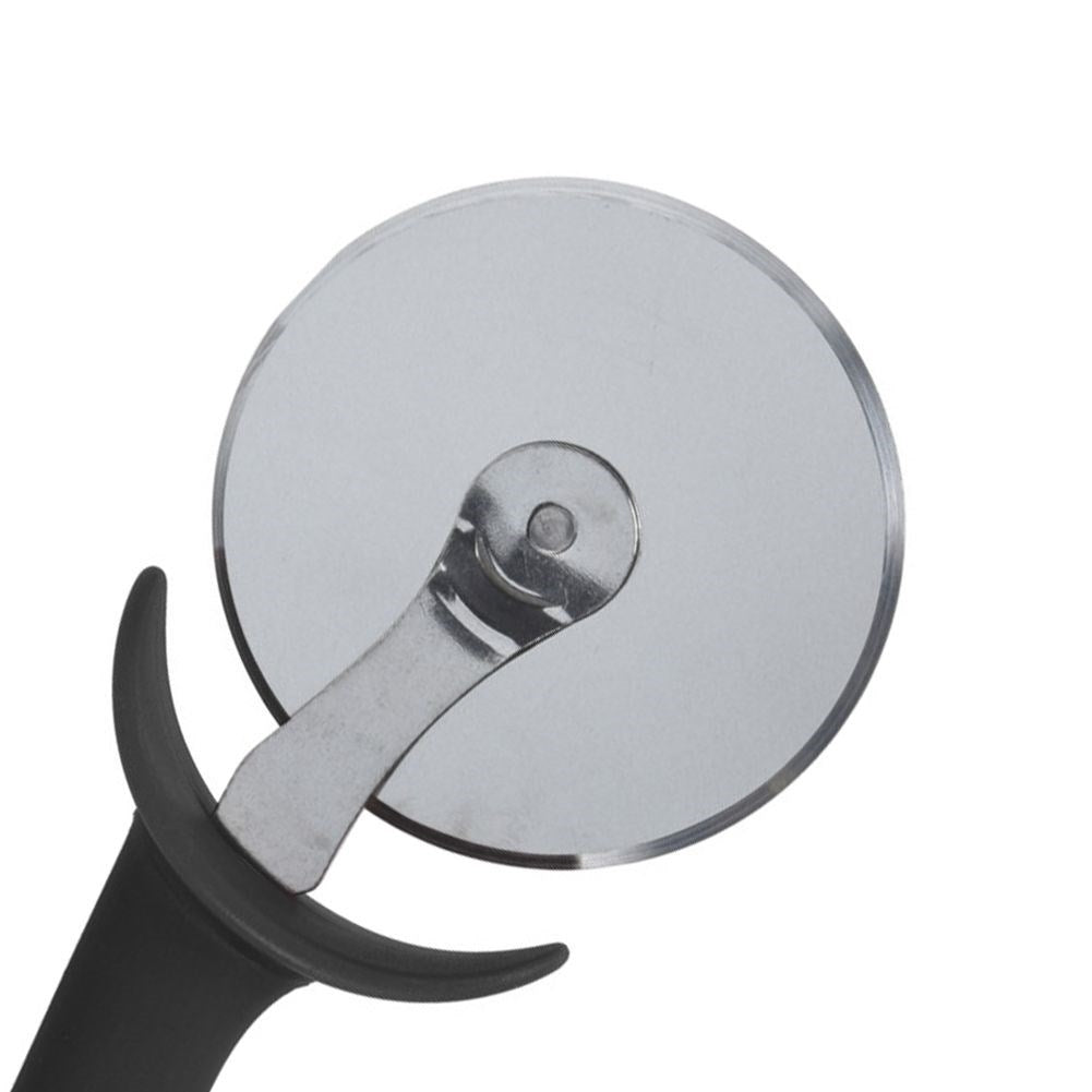 Round pizza cutter with stainless steel blade