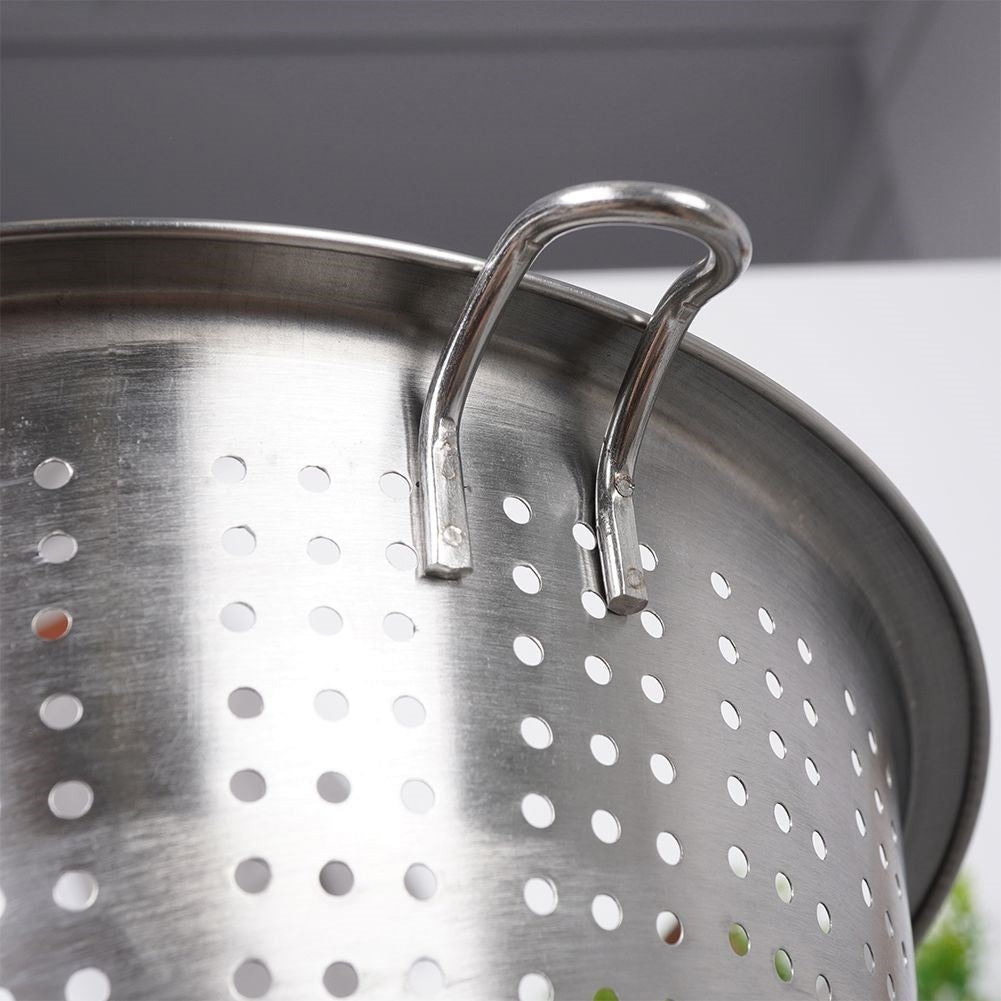 Round strainer with stainless steel handle, dishwasher safe