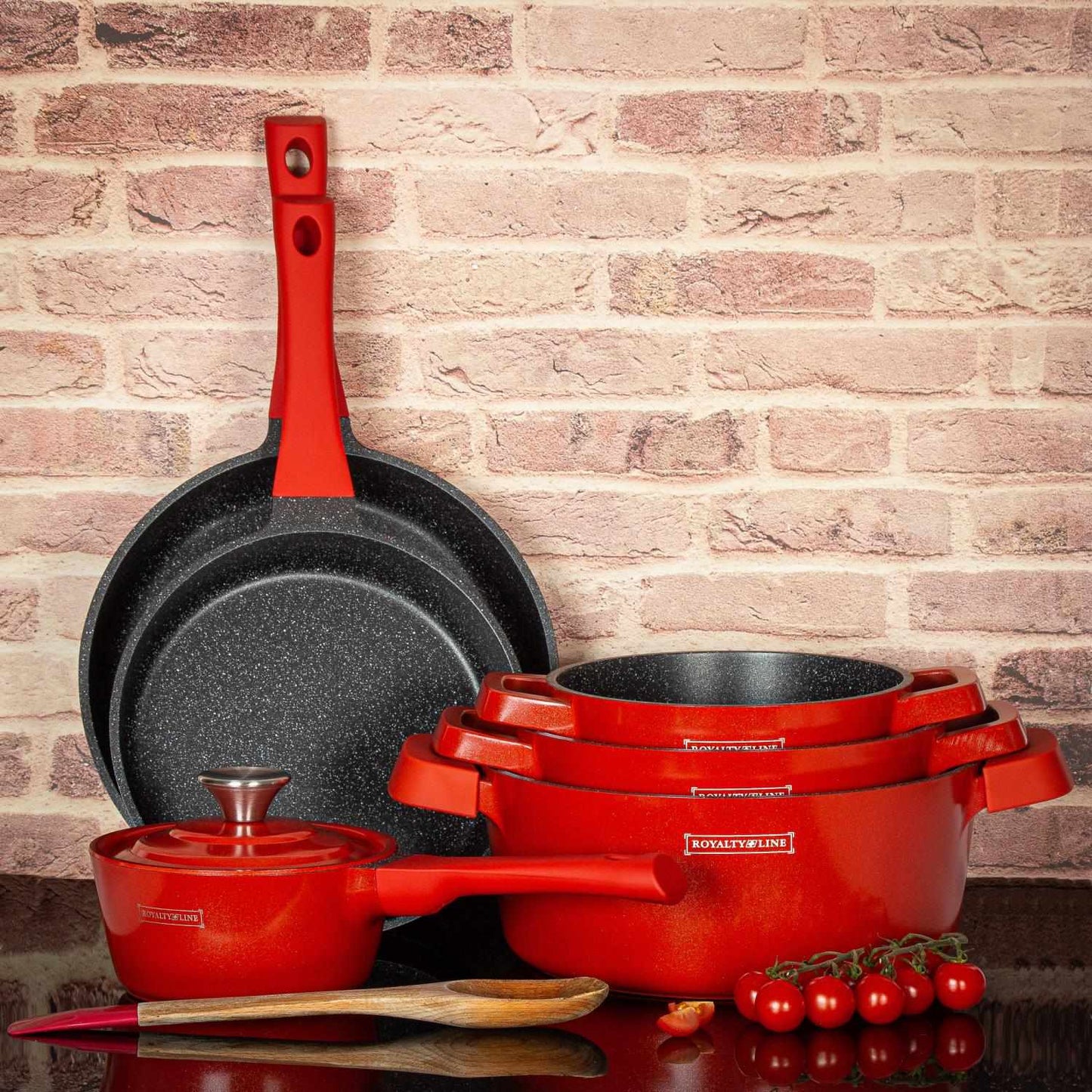 Royalty Line RL-OS1014M RED: 17 Pieces Die Cast Aluminum Marble Coated Cookware Set - Red