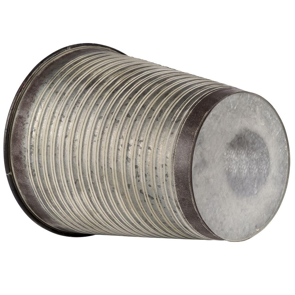 Rusty pot in galvanized metal for all plants