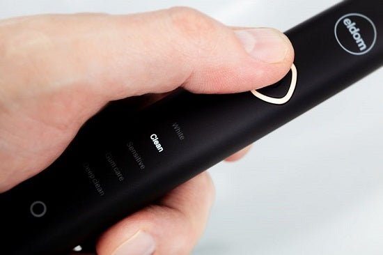 SD200C sonic toothbrush, black