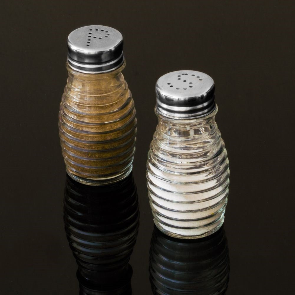 Salt and pepper shakers in high-quality glass for the kitchen