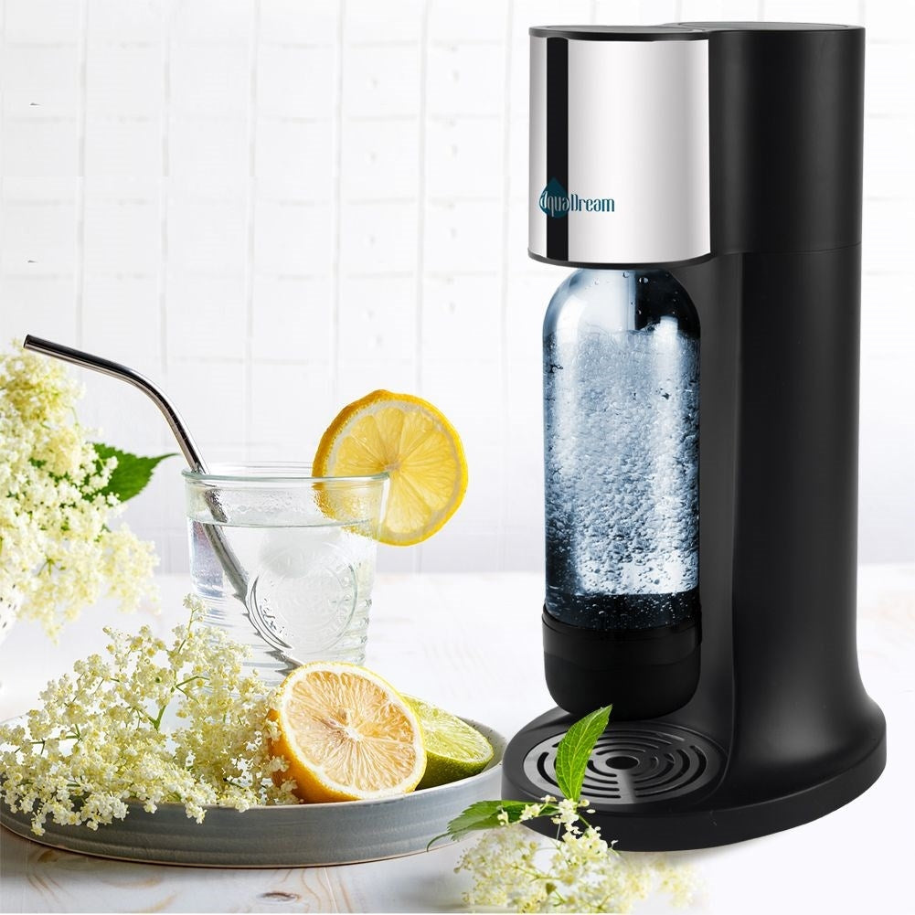 Saturator for carbonated water with safety valve