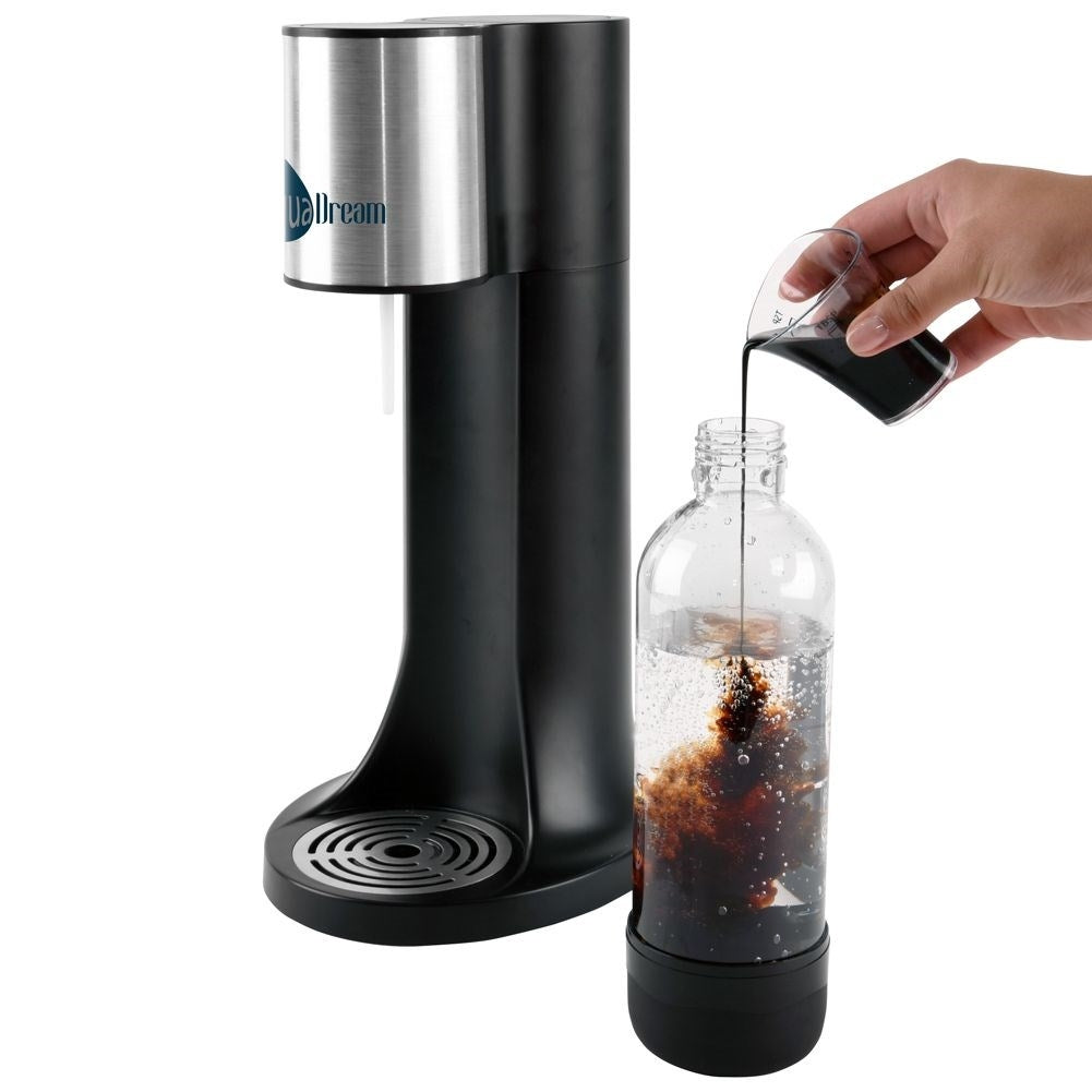 Saturator for carbonated water with safety valve