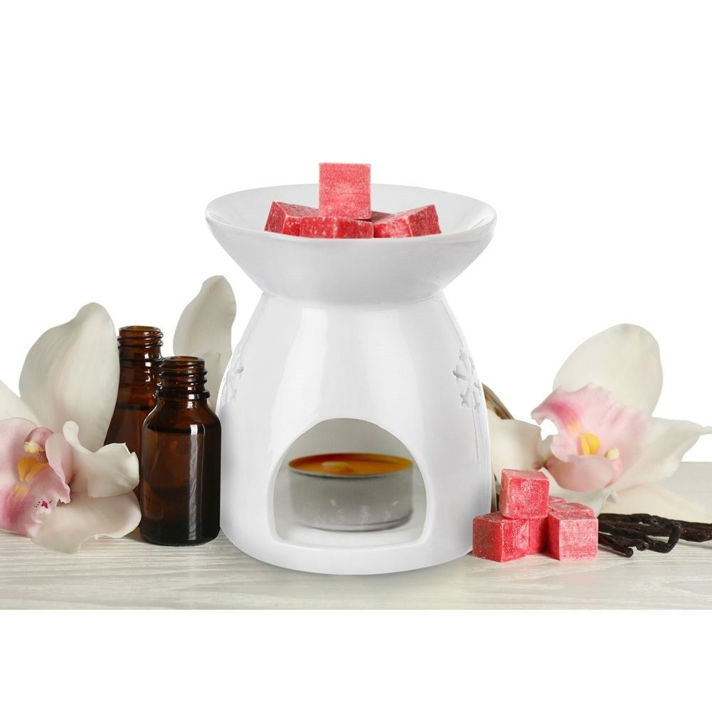 Scent Diffuser in White Ceramic with Snowflakes and Non-Slip Bottom