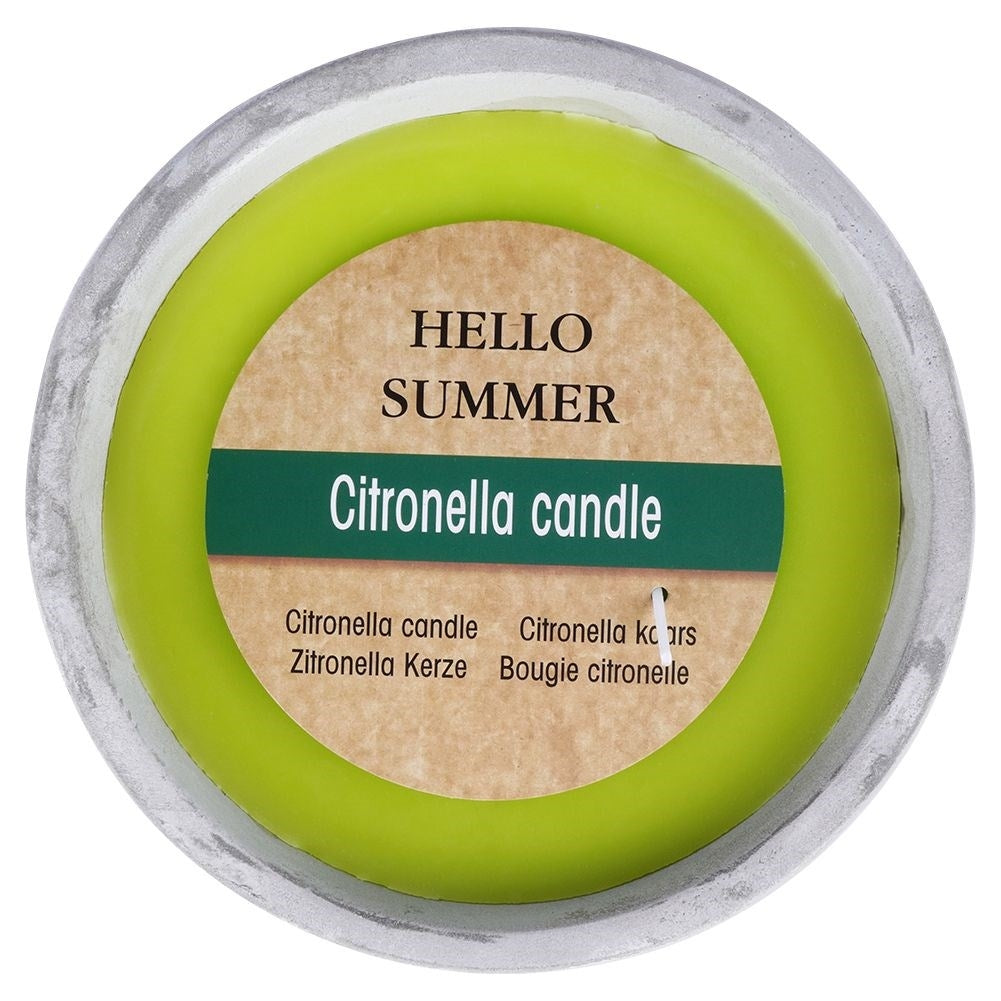 Scented candle with Lemon Oil: Refreshing and mosquito repellent
