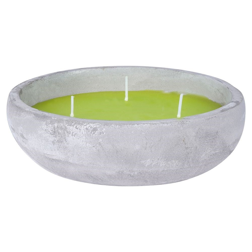 Scented candle with Lemon Oil: Refreshing and mosquito repellent