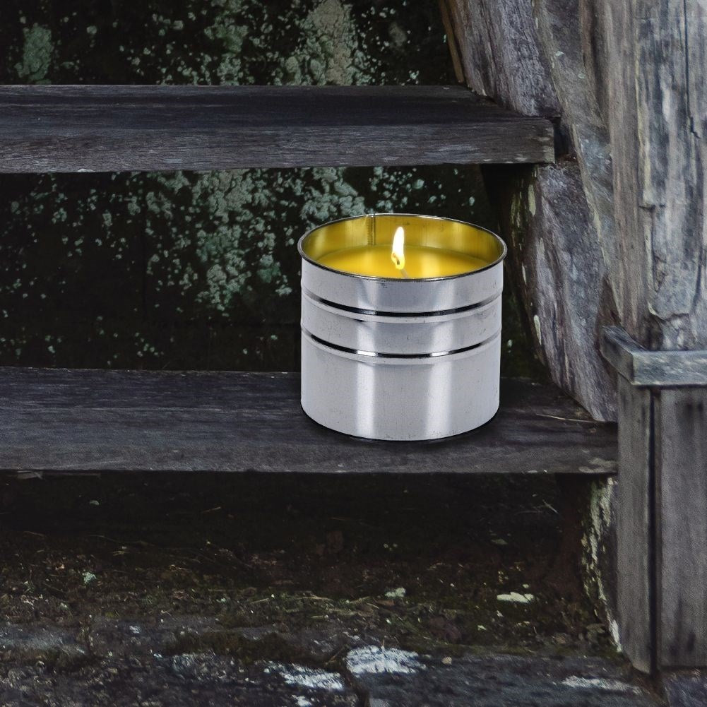 Scented candle with lemon oil - Mosquito repellent and cozy atmosphere