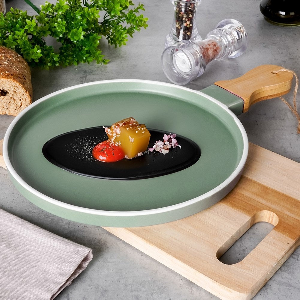 Serving platter in green porcelain and bamboo with handle