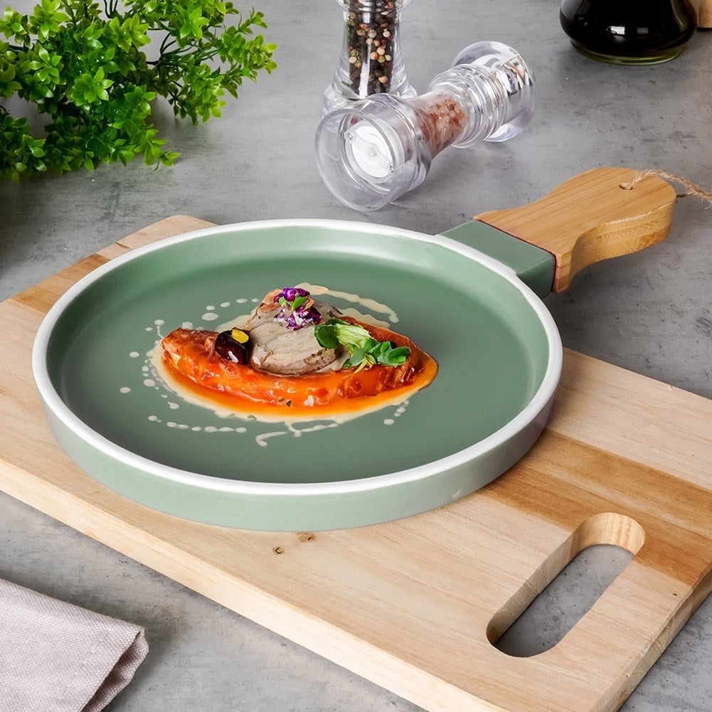 Serving platter in green porcelain with bamboo handle for snacks
