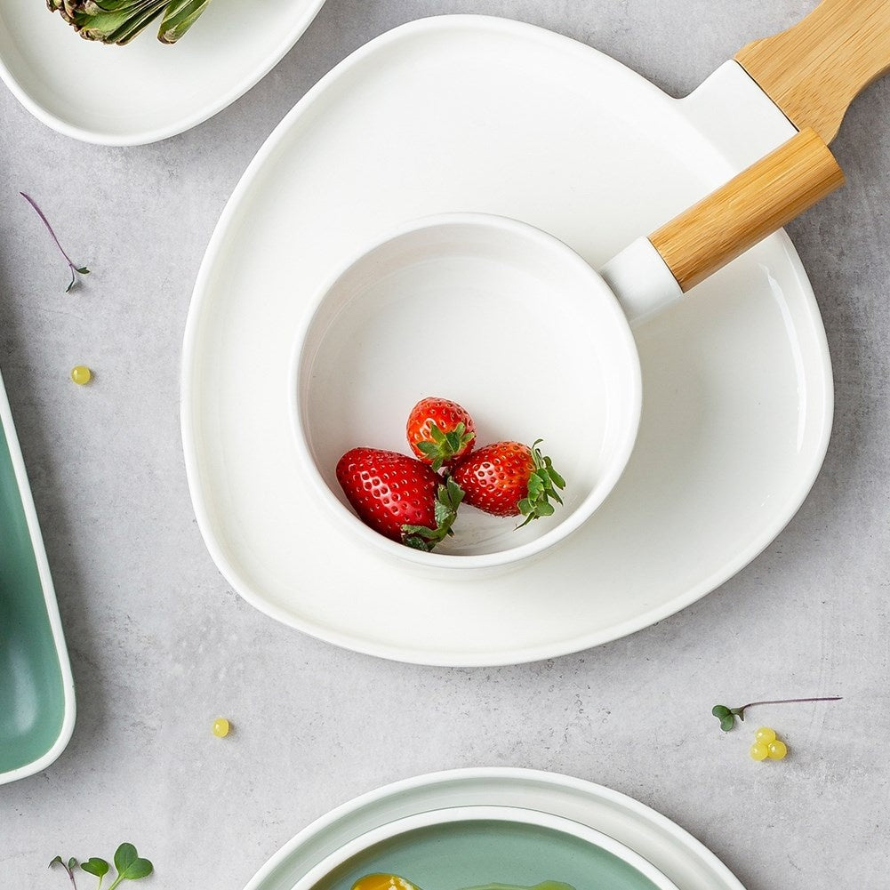 Serving platter with handle for food and snacks
