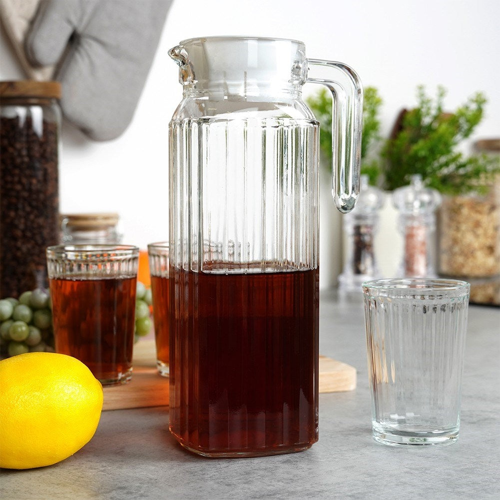Serving set: 4 glasses & jug with lid, dishwasher safe