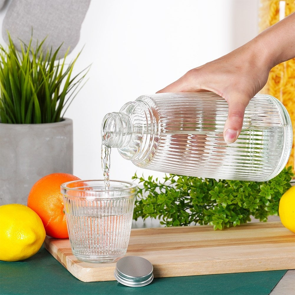 Set for serving: Glass and sealable decanter, thick glass