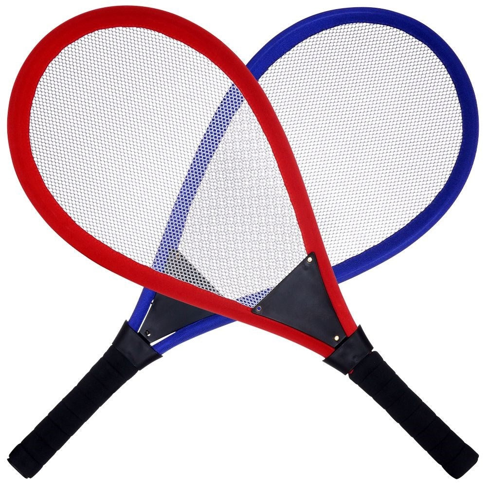 Set for two: Light and flexible rackets with balls