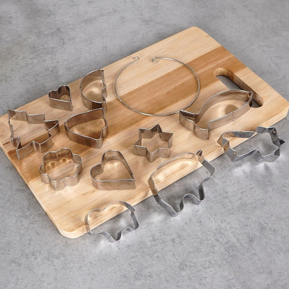 Set of 10 Christmas cookie molds in durable aluminum
