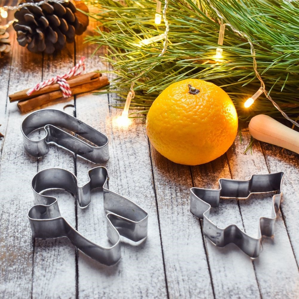 Set of 10 Christmas gingerbread molds in stainless steel