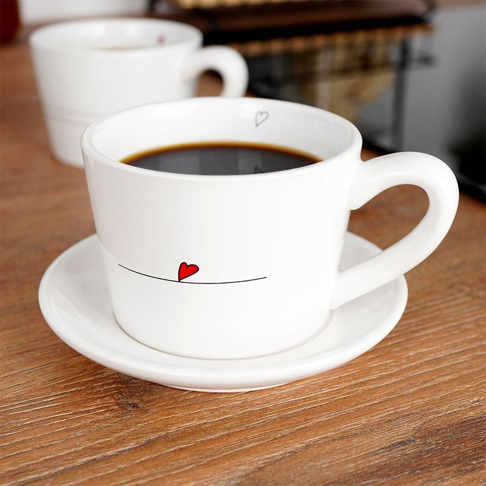 Set of 2 ceramic mugs with a heart pattern, dishwasher safe