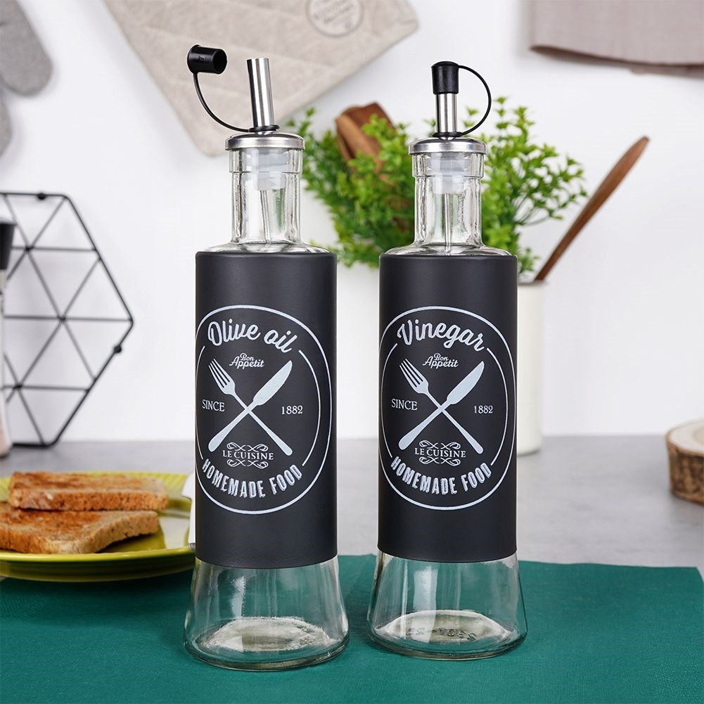 Set of 2 glass bottles for oil & vinegar with dispenser lid
