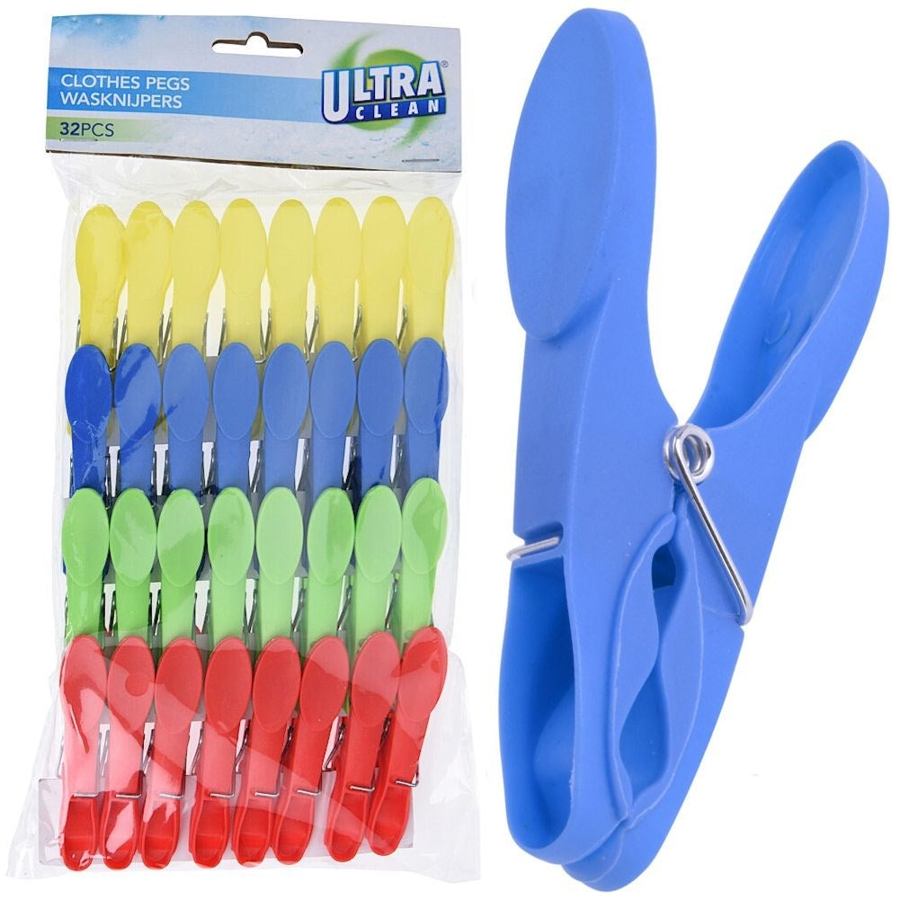 Set of 32 durable clothespins with a strong lock