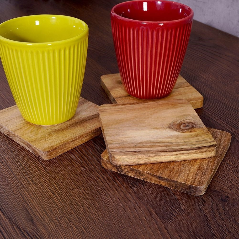 Set of 4 coasters for hot dishes - natural wood