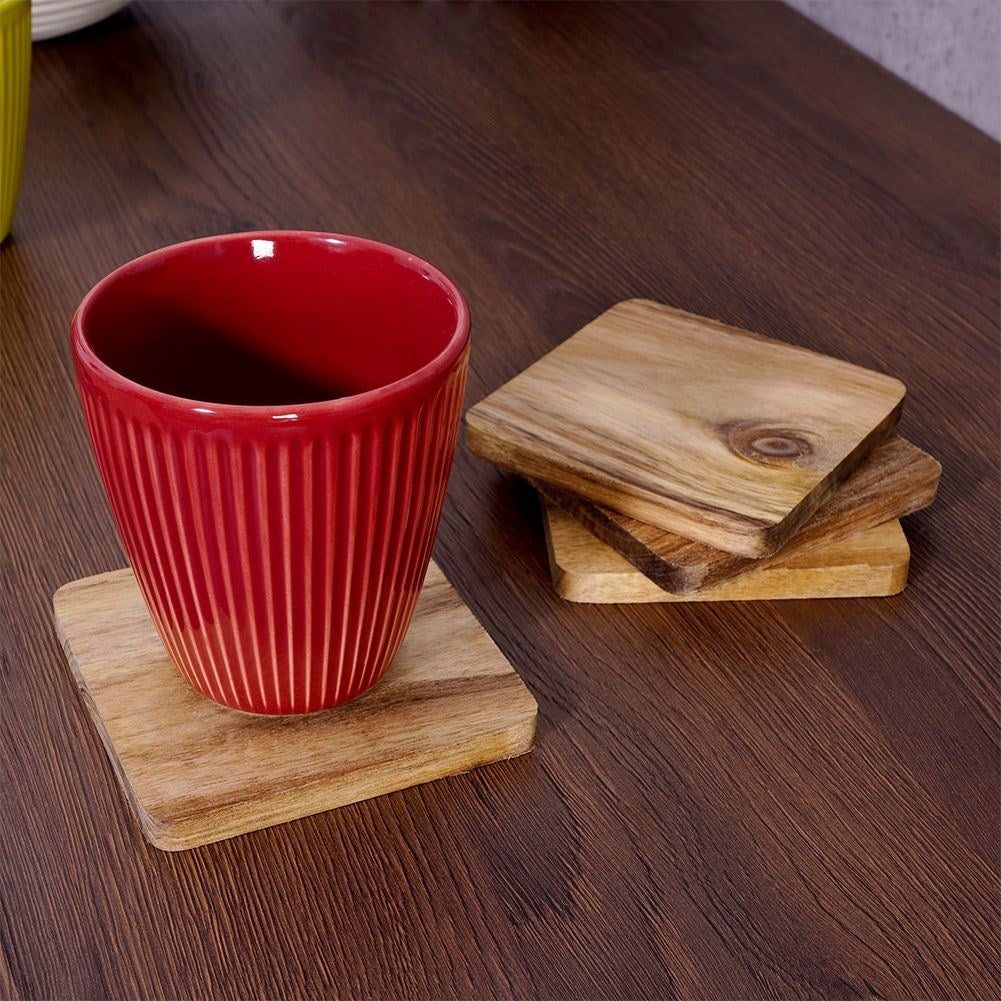 Set of 4 coasters for hot dishes - natural wood