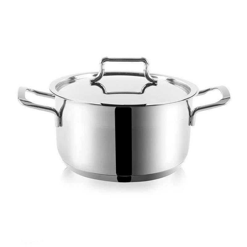 Set of 4 stainless steel pans, induction-friendly