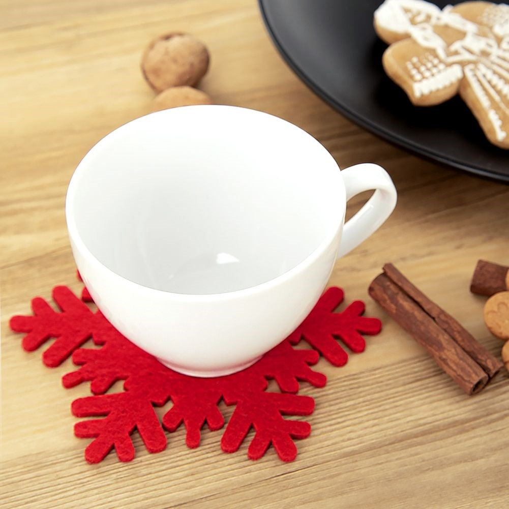 Set of 6 red snowflake coasters for hot dishes