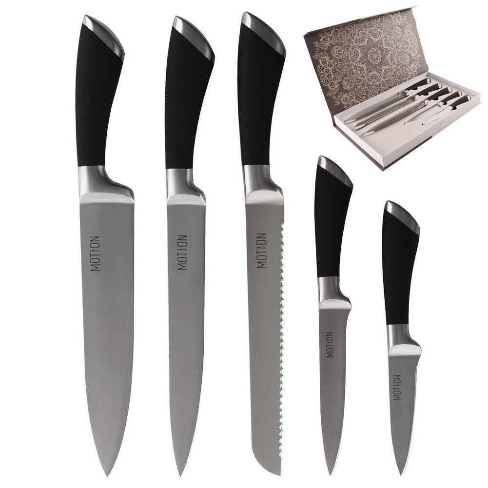 Set of five kitchen knives in stainless steel, perfect grip