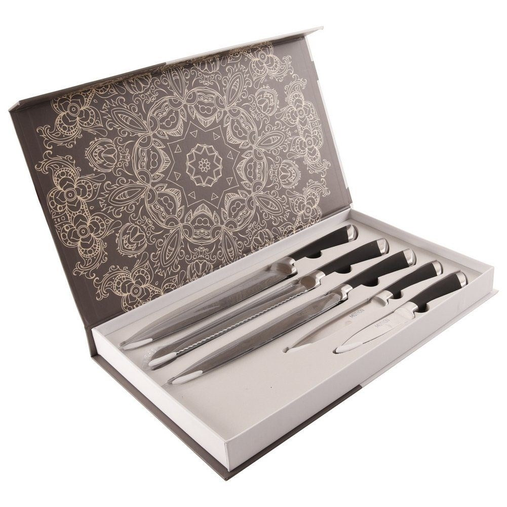 Set of five kitchen knives in stainless steel, perfect grip