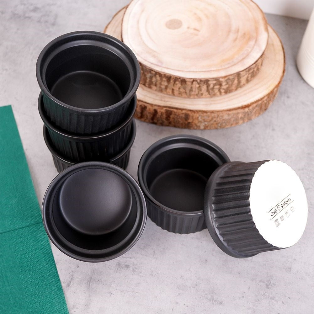 Set of small porcelain baking tins for baking and serving
