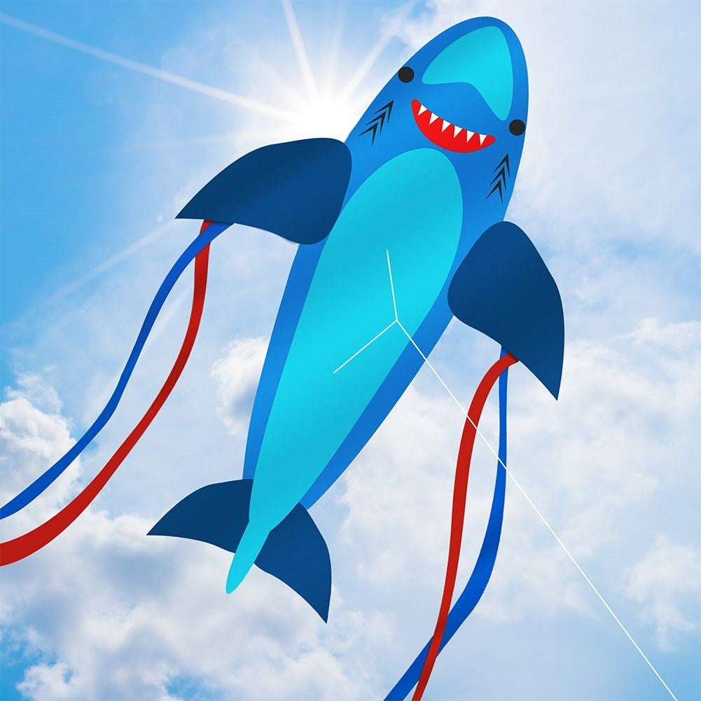 Shark kite with 36m line - Colorful and impressive!