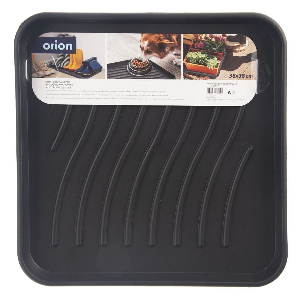 Shoe covers in black plastic - Keep the floors clean in the rain