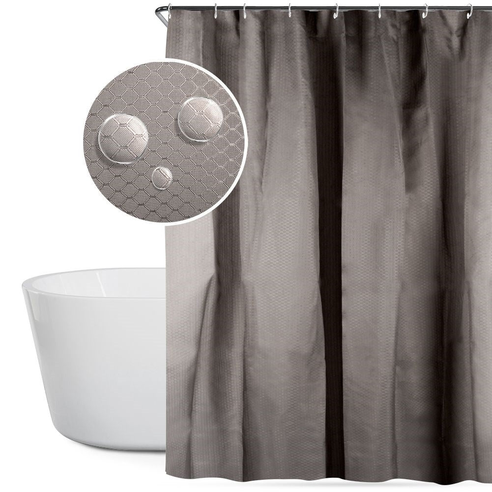 Shower curtain: Durable protection for a dry bathroom