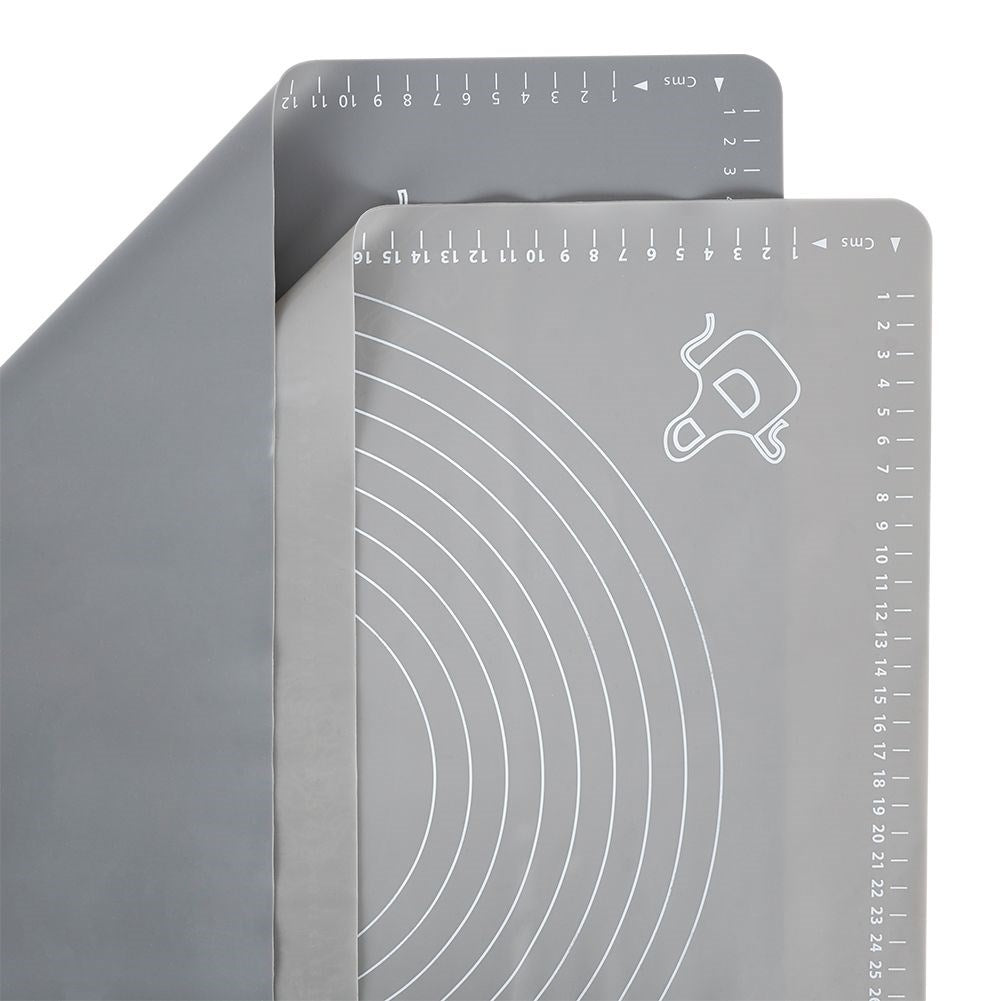 Silicone baking mat: Minimal flour, easy storage